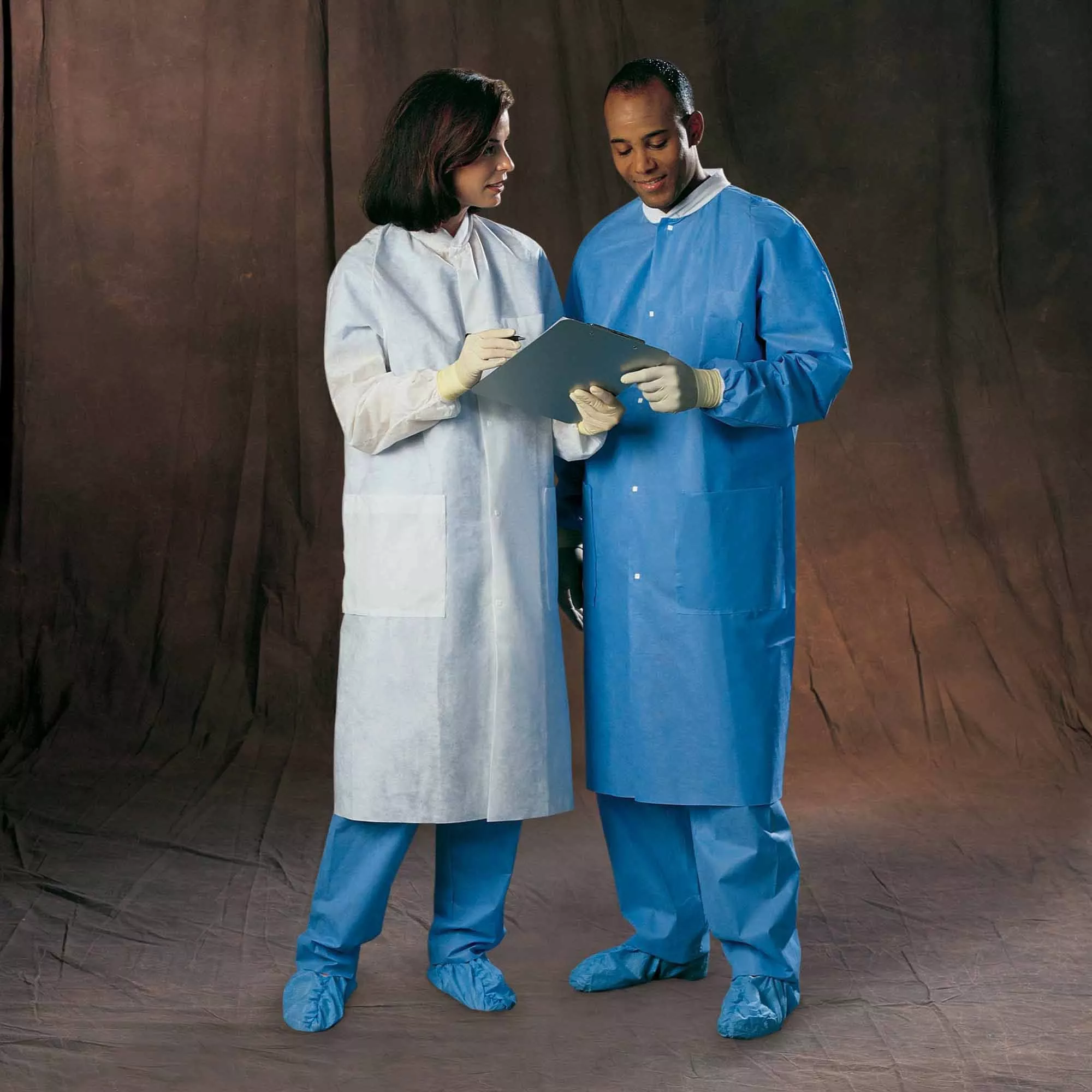 Basic Plus Lab Coat, Medium, 1 Case of 25