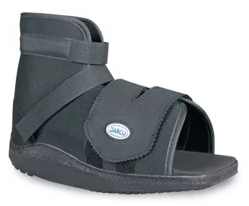 SlimLine™ Cast Boot, Medium, 1 Case of 36